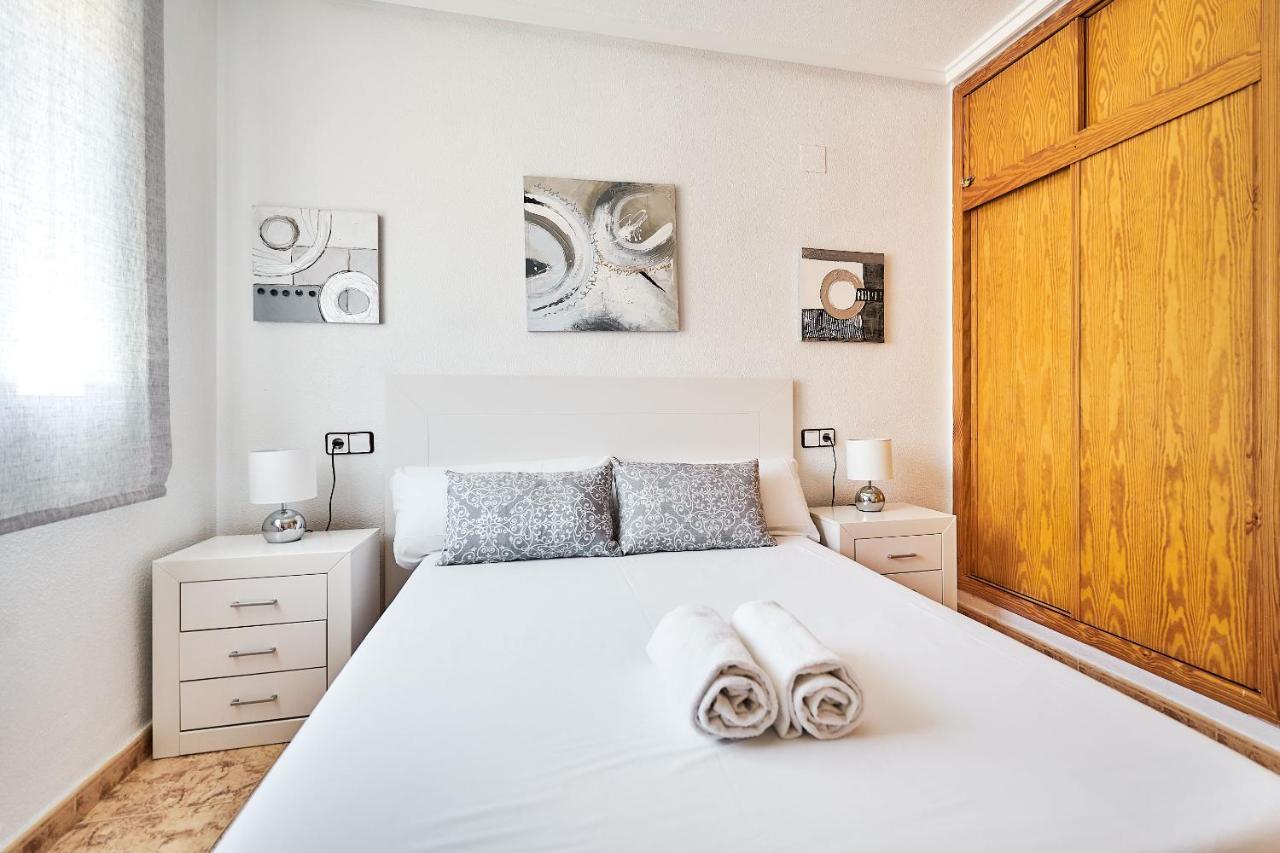 Espanhouse David 2 Bedroom Apartment Torrevieja With Pool Экстерьер фото