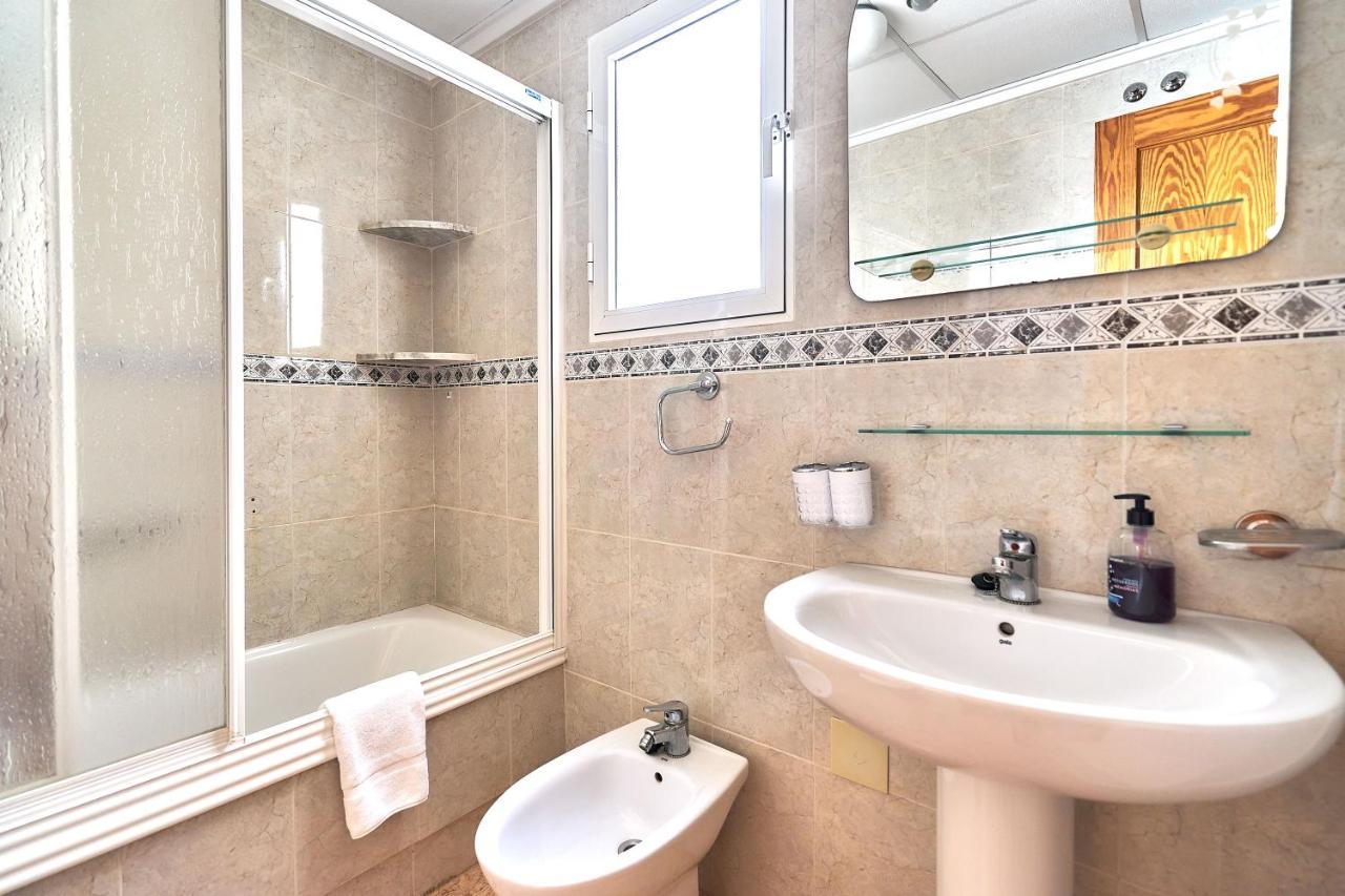 Espanhouse David 2 Bedroom Apartment Torrevieja With Pool Экстерьер фото